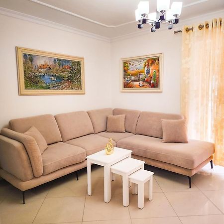 Apartment Sweet New Pazar Tirana Exterior photo